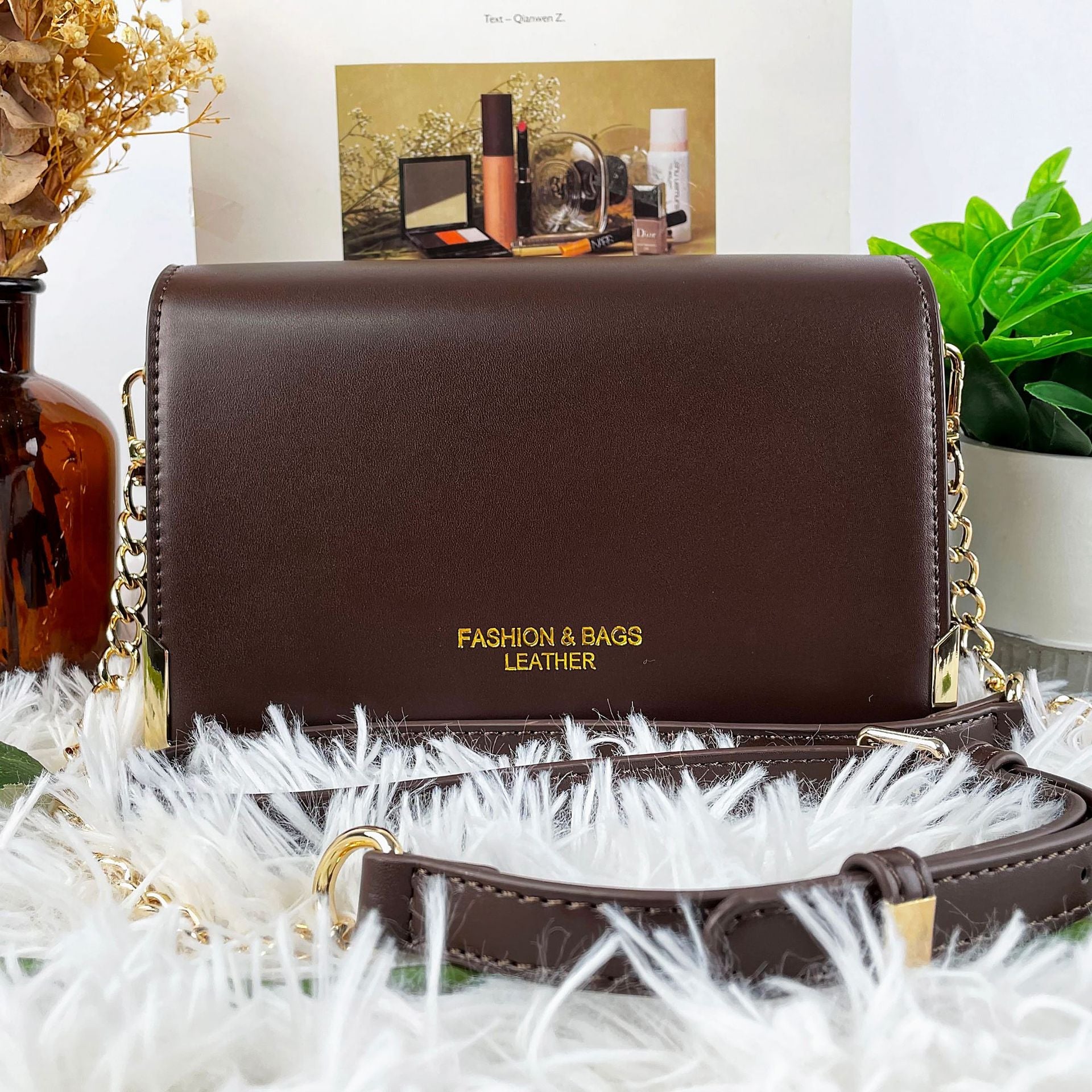 Light luxury and versatile MK shoulder messenger bag