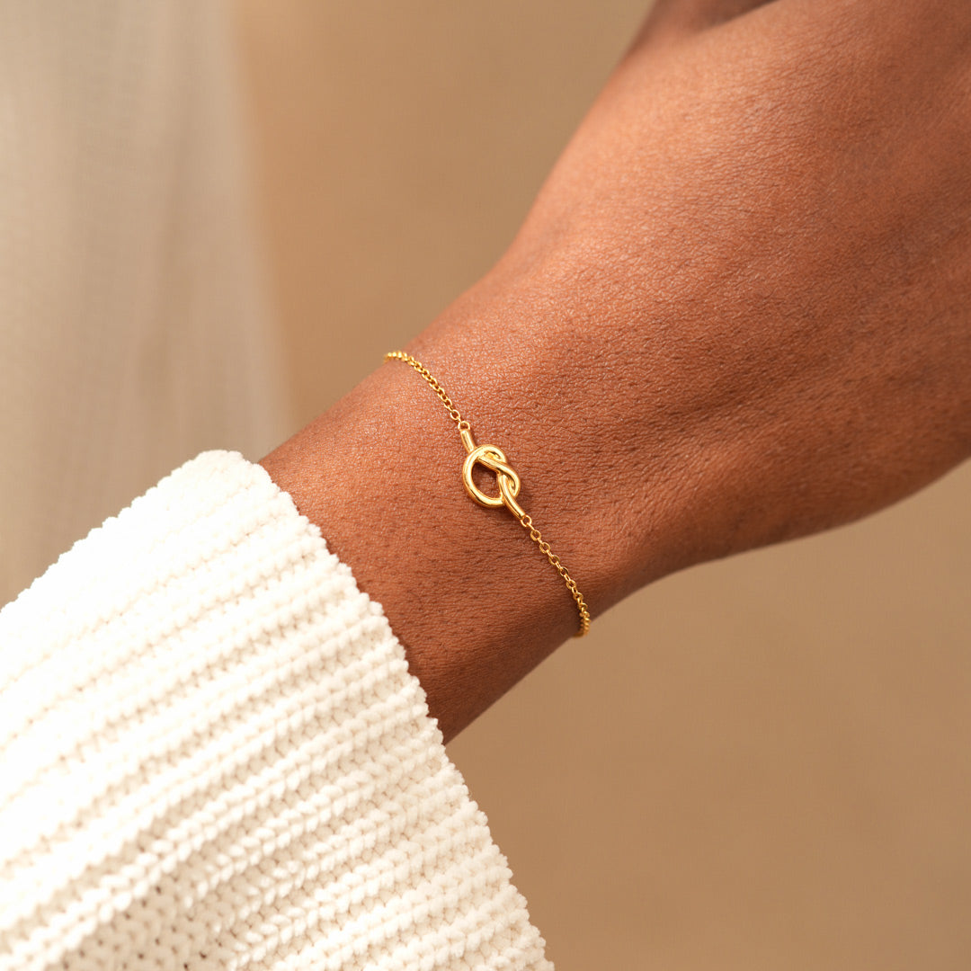 Sister By Heart Knot Bracelet